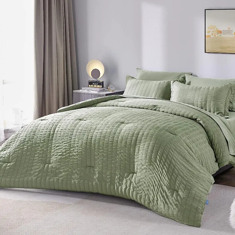 Double bed linen set CozyLux Queen Comforter, 7 pieces, green